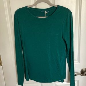 Long sleeve crewneck top